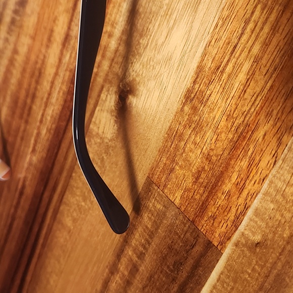 Ray-Ban Sunglasses - Picture 4 of 4